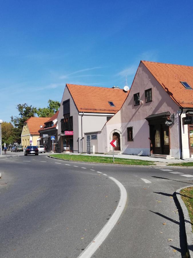 Apartman Florijan Appartamento Varaždin Esterno foto